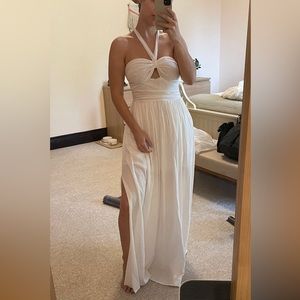 White linen halter dress. Never worn. Size small